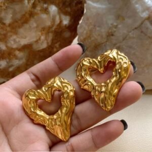 Anti tarnish heart stud earrings